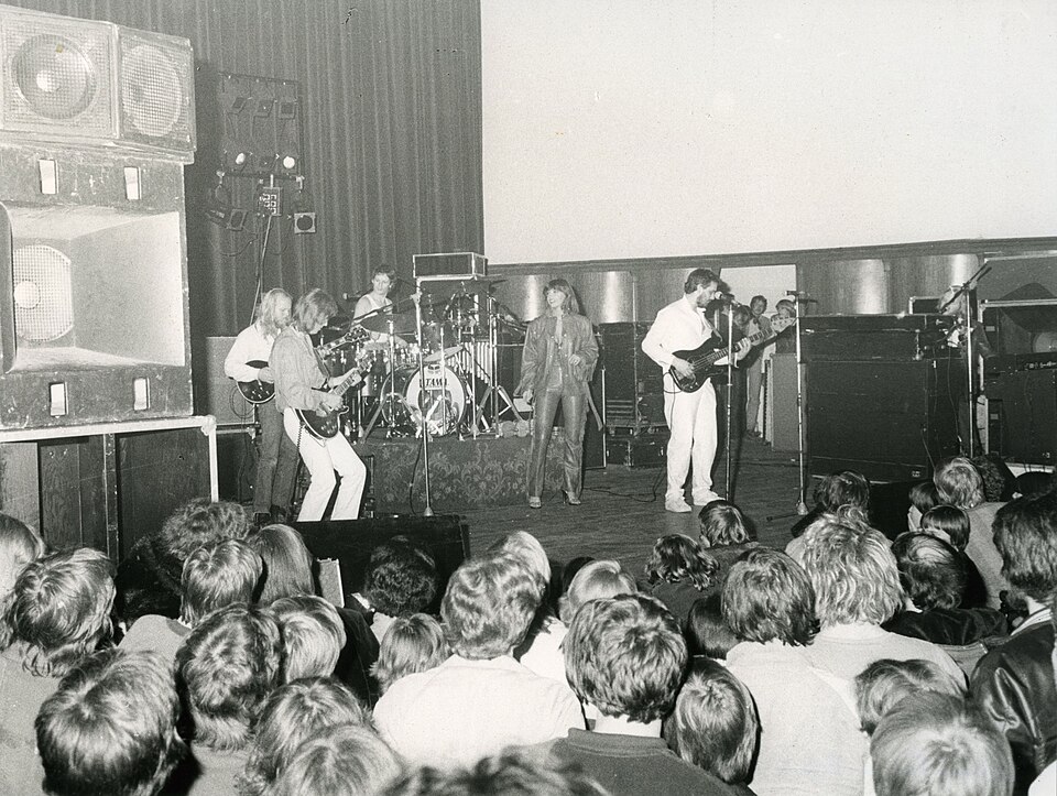 Earth & Fire, foto: Holvast, Jan (Primaire vervaardiger)