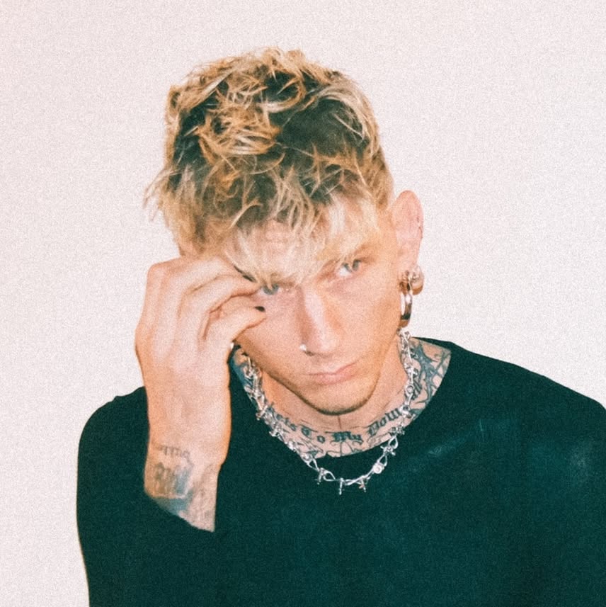 mgk, foto: mgk (Facebook)